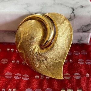Vintage Stamped Larger Gold Plated Textured Shiny Heart Brooch